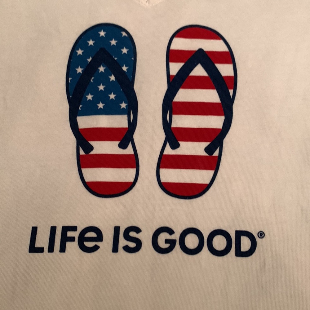Life Is Good patriotic shirt - Picture 2 of 6
